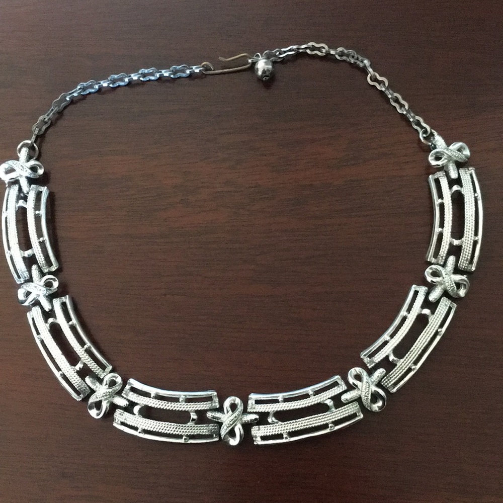 Neckless